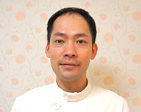 副院長　岡部功太郎